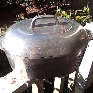 Wagner Ware Of Sidney,"Magnalite" Vintage Roasting Pan With Lid And Grate Insert